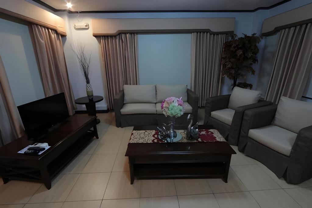 D' Leonor Hotel Davao Exterior photo